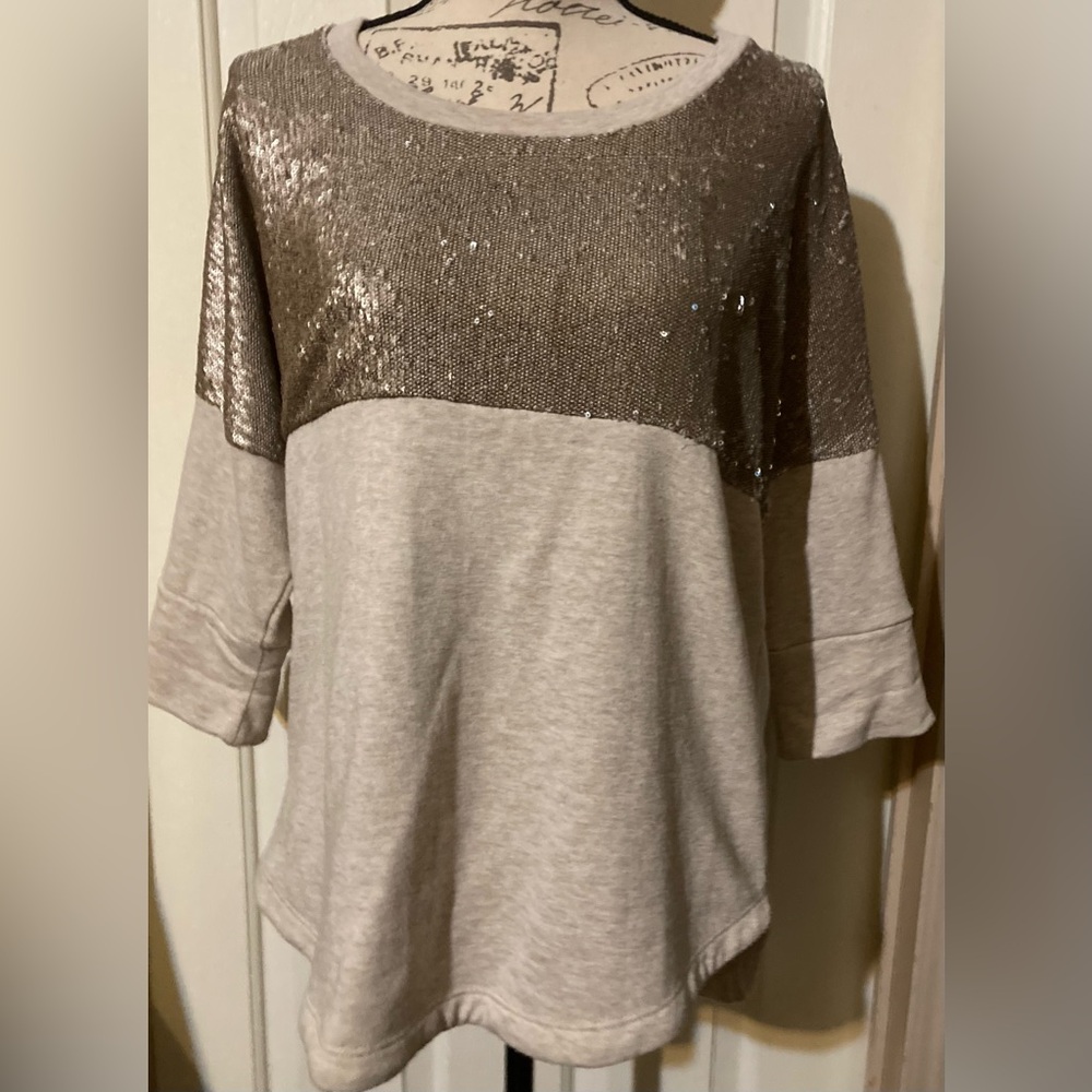Ladies Size Medium B.P. Collection Pullover Sequin Top